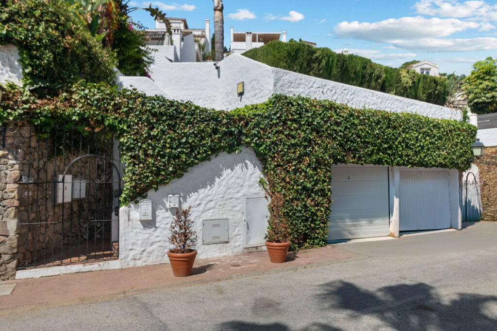 Townhouse Nueva Andalucía Málaga - image 20