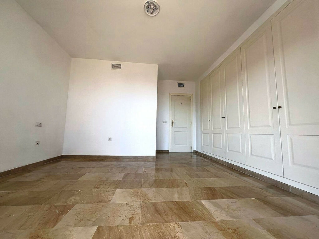 Middle Floor Apartment Calahonda Málaga - image 20