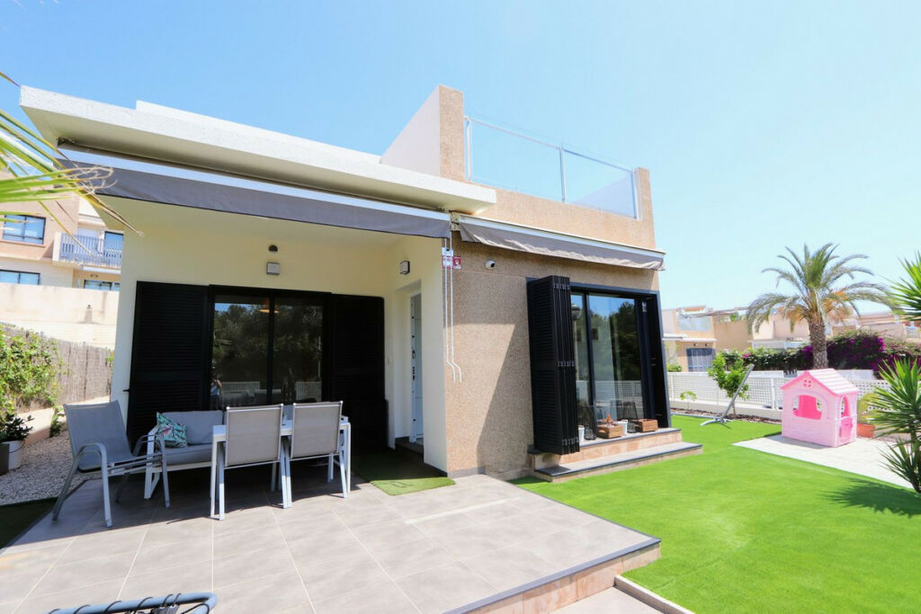 Detached Villa La Zenia Alicante - image 20