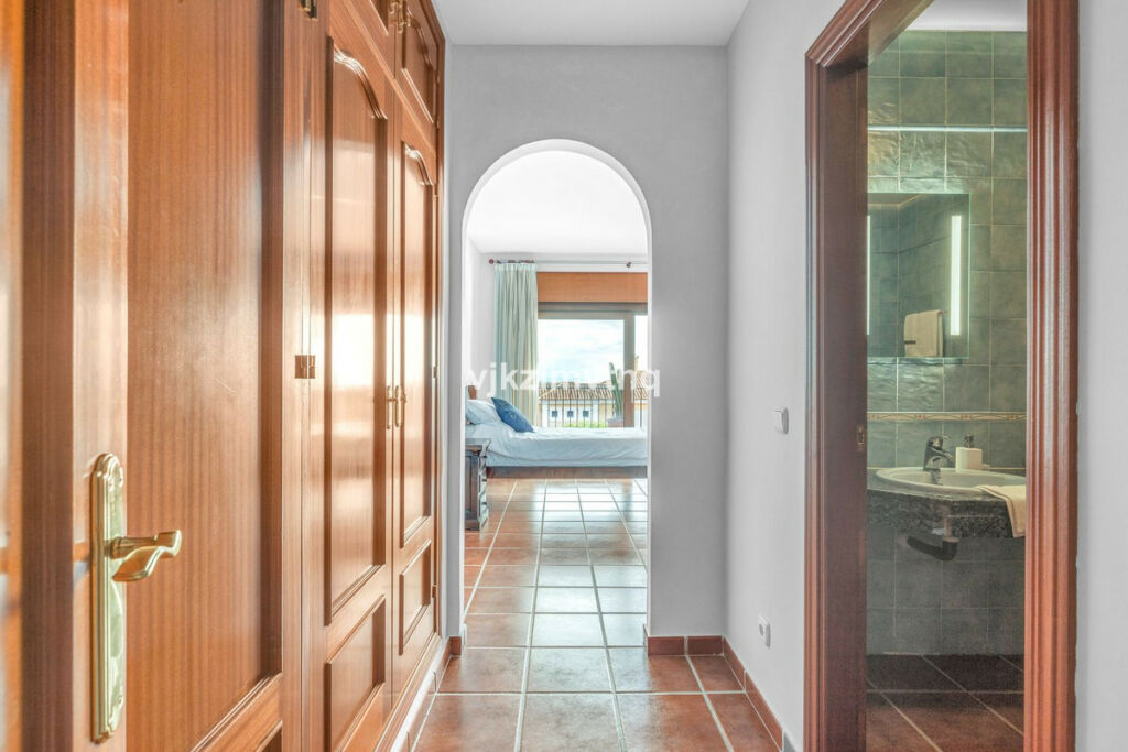 Detached Villa Benahavís Málaga - image 22