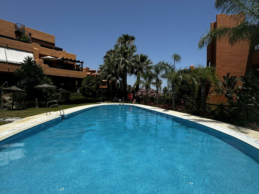 Middle Floor Apartment Estepona Málaga - image 19