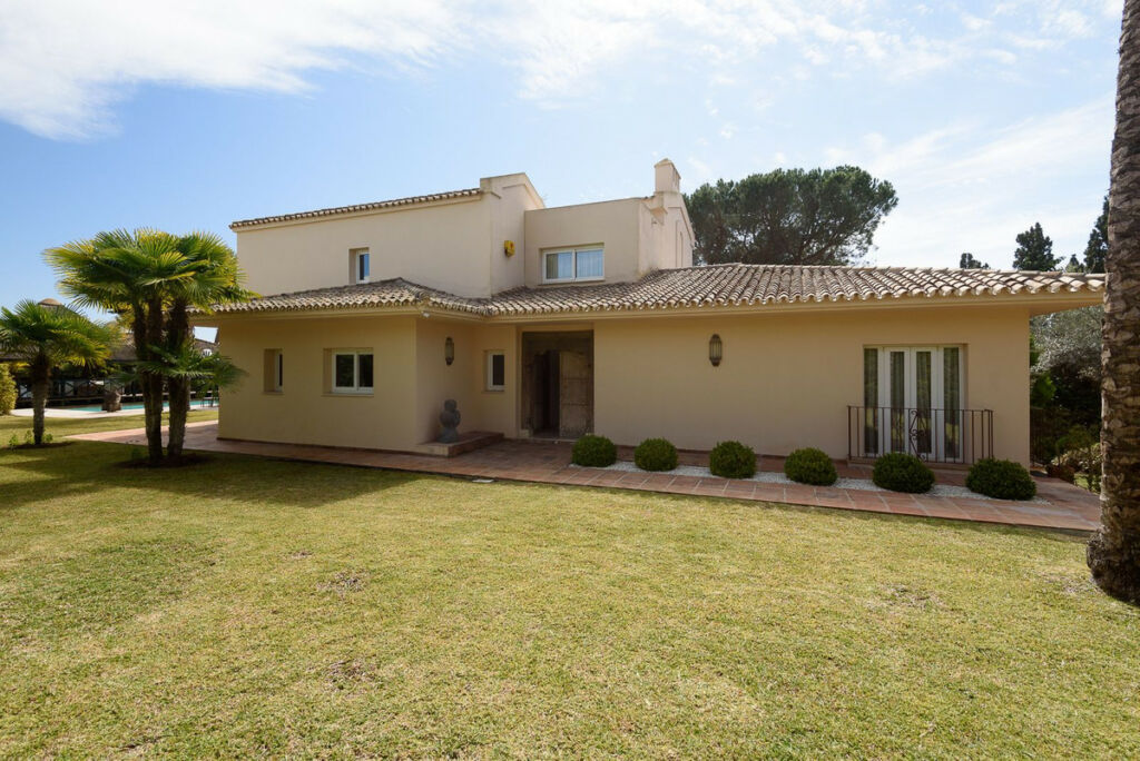 Detached Villa Los Monteros Málaga - image 19
