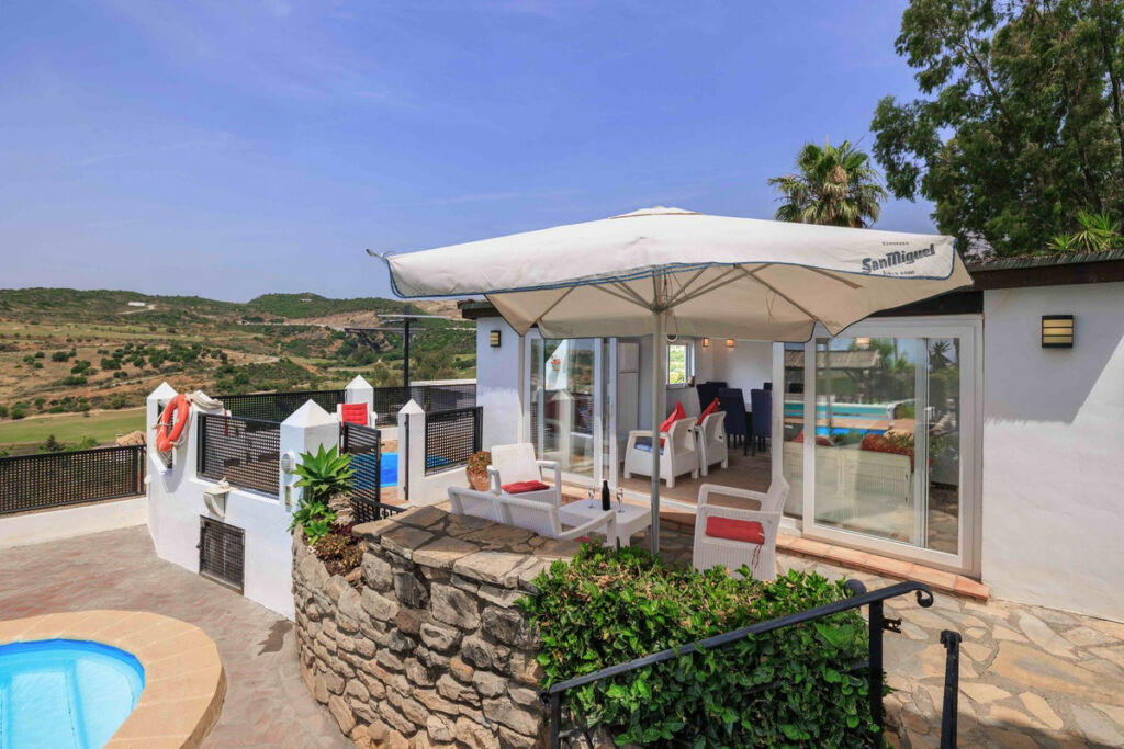 Detached Villa Estepona Málaga - image 21