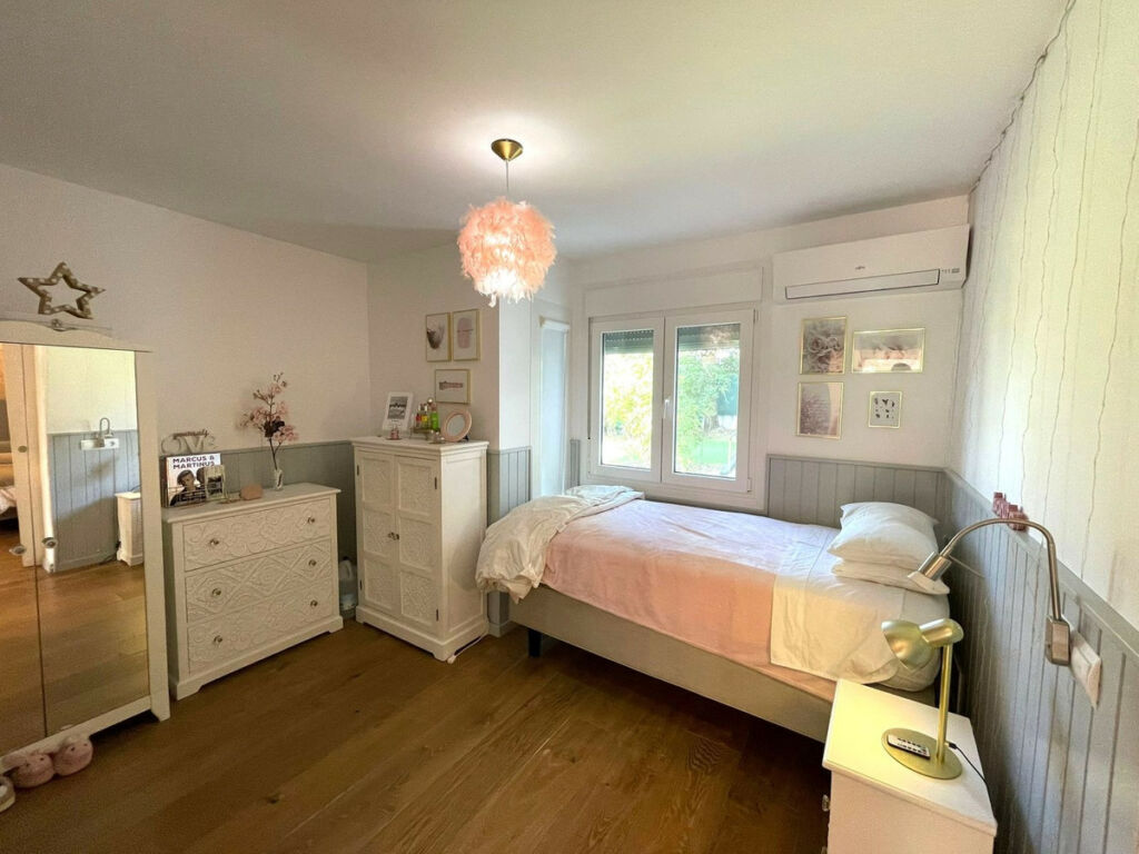 Detached Villa Estepona Málaga - image 20