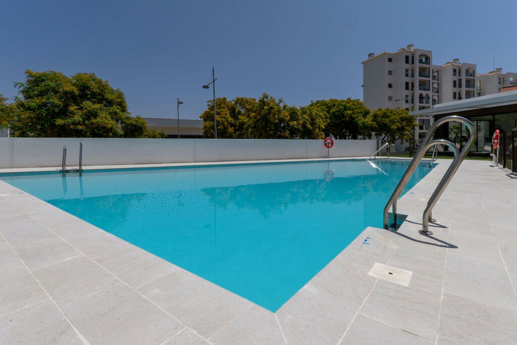 Middle Floor Apartment Estepona Málaga - image 20