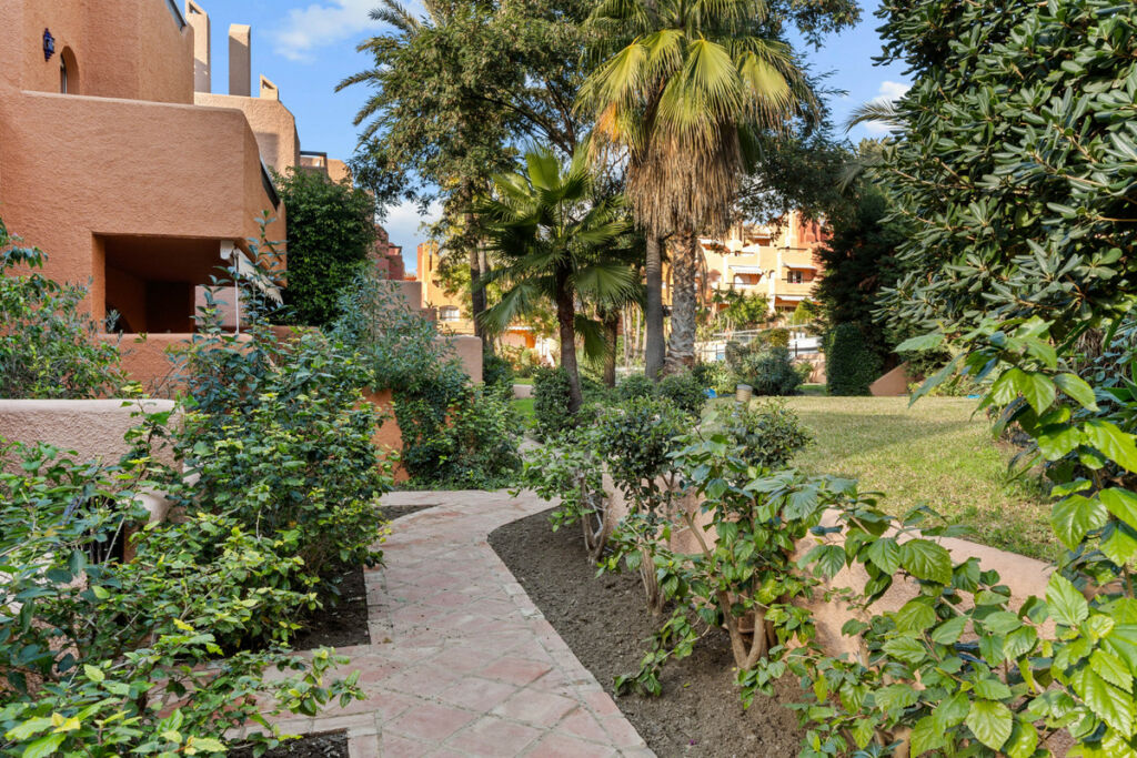 Townhouse Aloha Málaga - image 20
