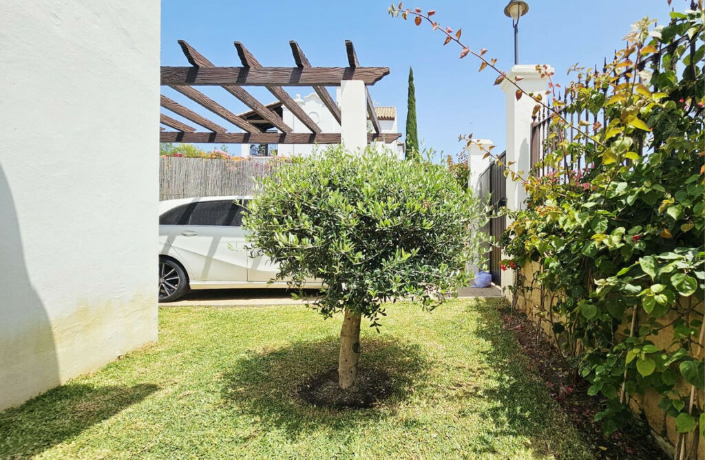 Detached Villa Estepona Málaga - image 20