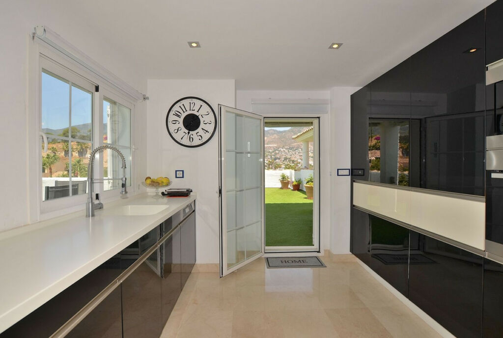 Penthouse Torrequebrada Málaga - image 20
