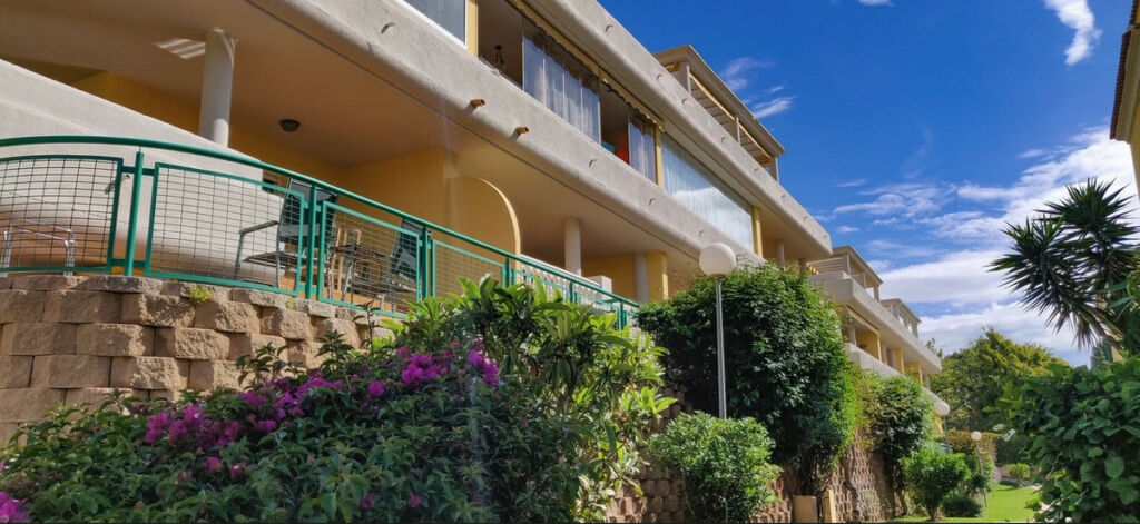 Middle Floor Apartment Cabopino Málaga - image 16