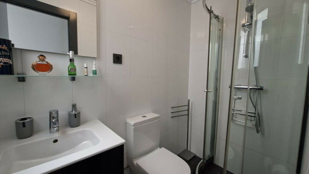 Middle Floor Apartment Torrevieja Alicante - image 20