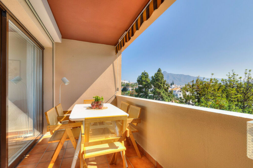 Middle Floor Apartment Nueva Andalucía Málaga - image 20