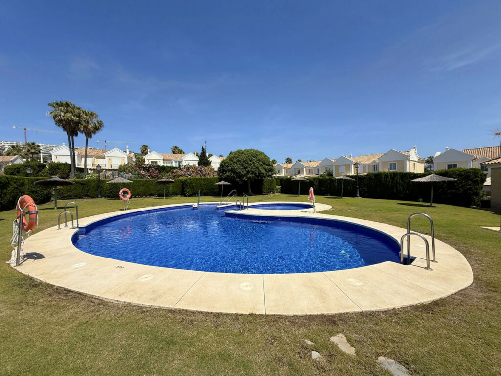 Townhouse La Alcaidesa Cádiz - image 20