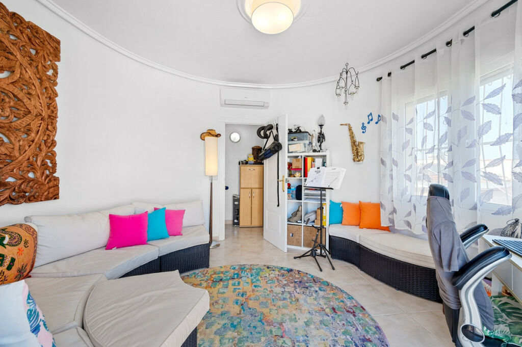 Detached Villa Ciudad Quesada Alicante - image 21
