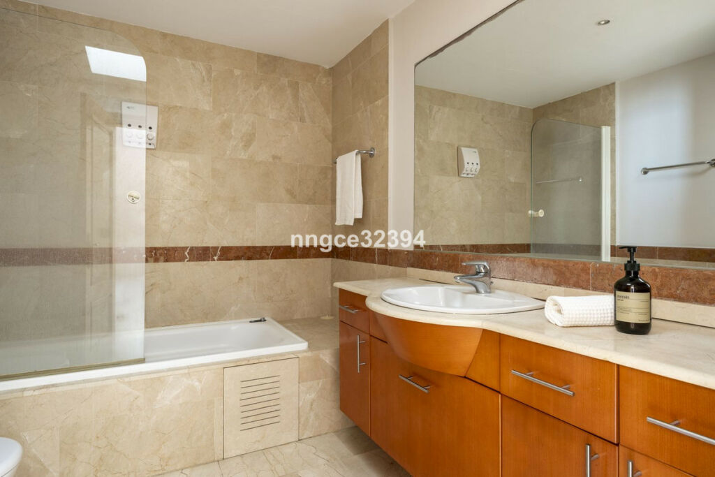 Townhouse Nagüeles Málaga - image 21