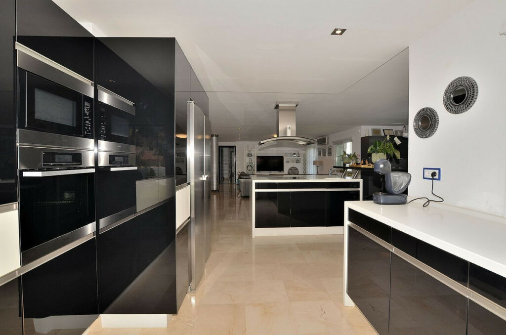 Penthouse Torrequebrada Málaga - image 21