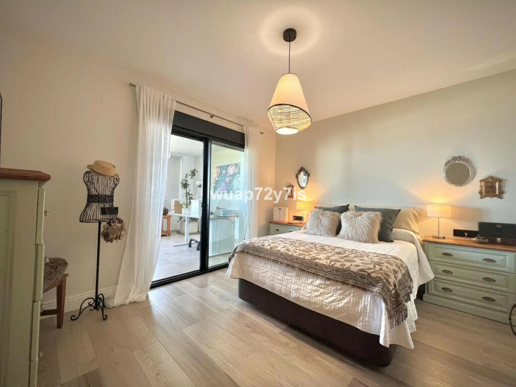 Middle Floor Apartment Estepona Málaga - image 21