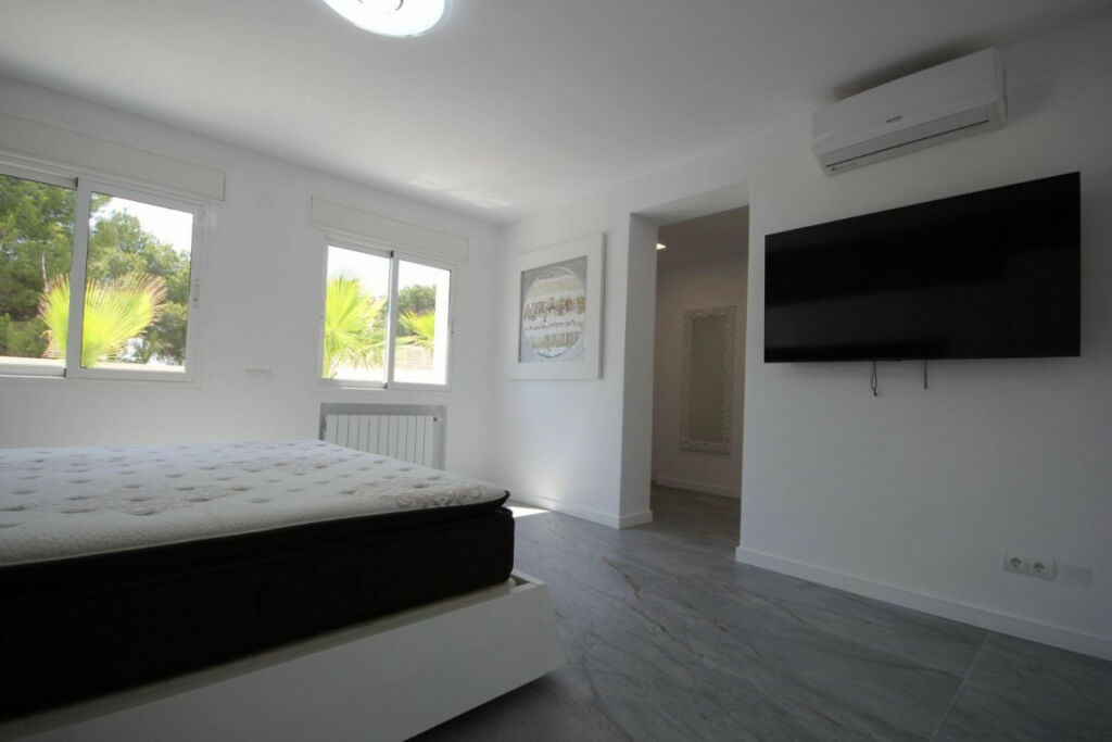 Detached Villa La Nucia Alicante - image 21