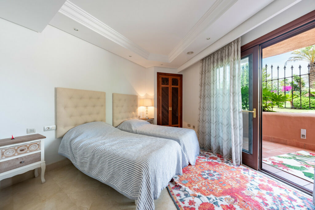Ground Floor Apartment Estepona Málaga - image 22