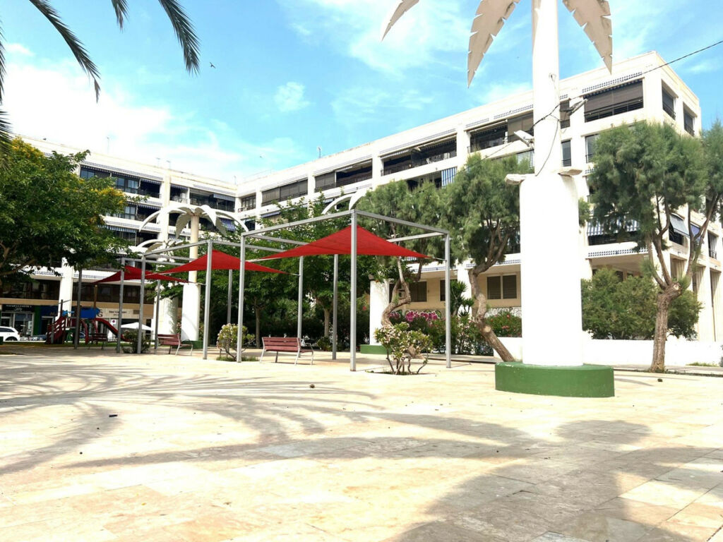 Middle Floor Apartment Guardamar del Segura Alicante - image 21