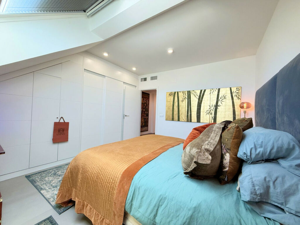 Penthouse La Duquesa Málaga - image 21