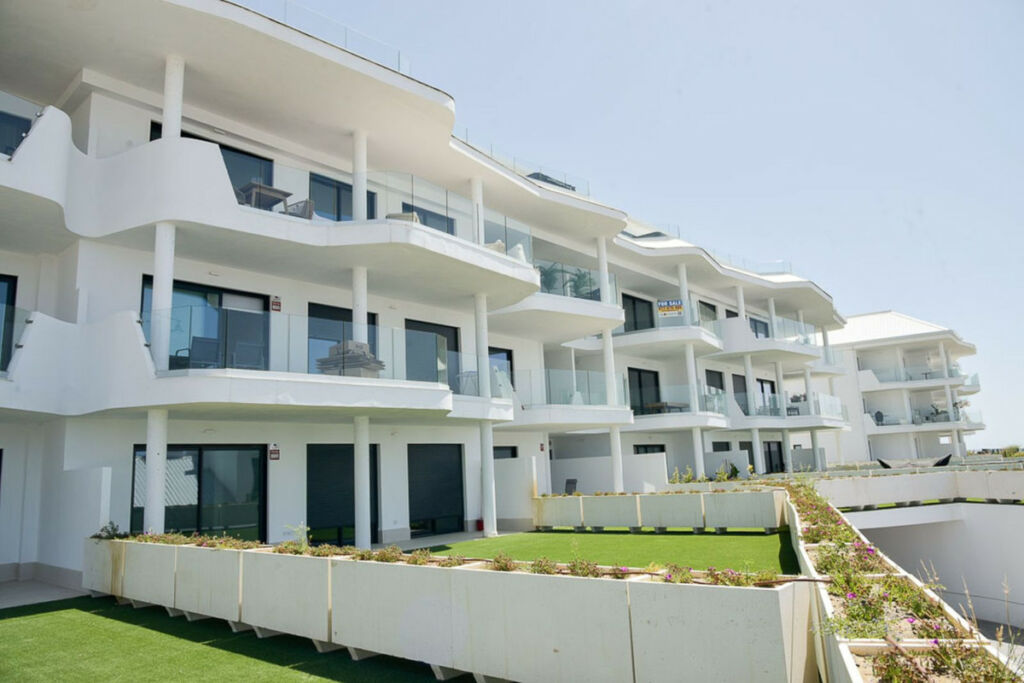Middle Floor Apartment Fuengirola Málaga - image 21