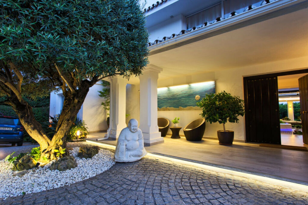 Detached Villa Nagüeles Málaga - image 21