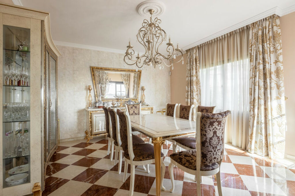 Detached Villa El Paraiso Málaga - image 21
