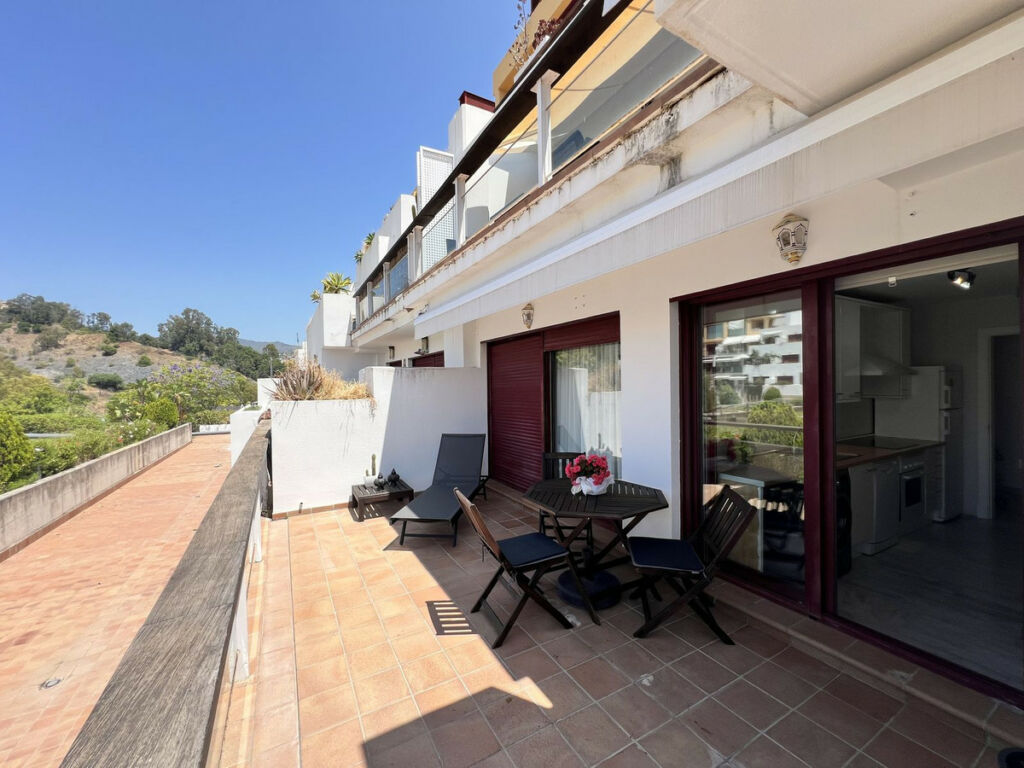 Middle Floor Apartment Benahavís Málaga - image 21