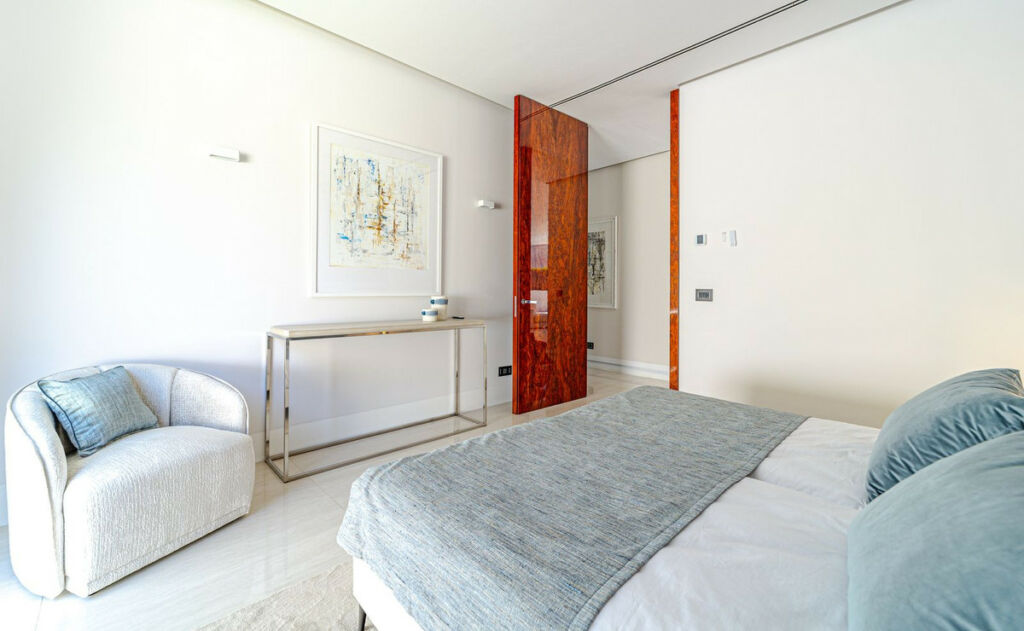 Detached Villa Nueva Andalucía Málaga - image 21