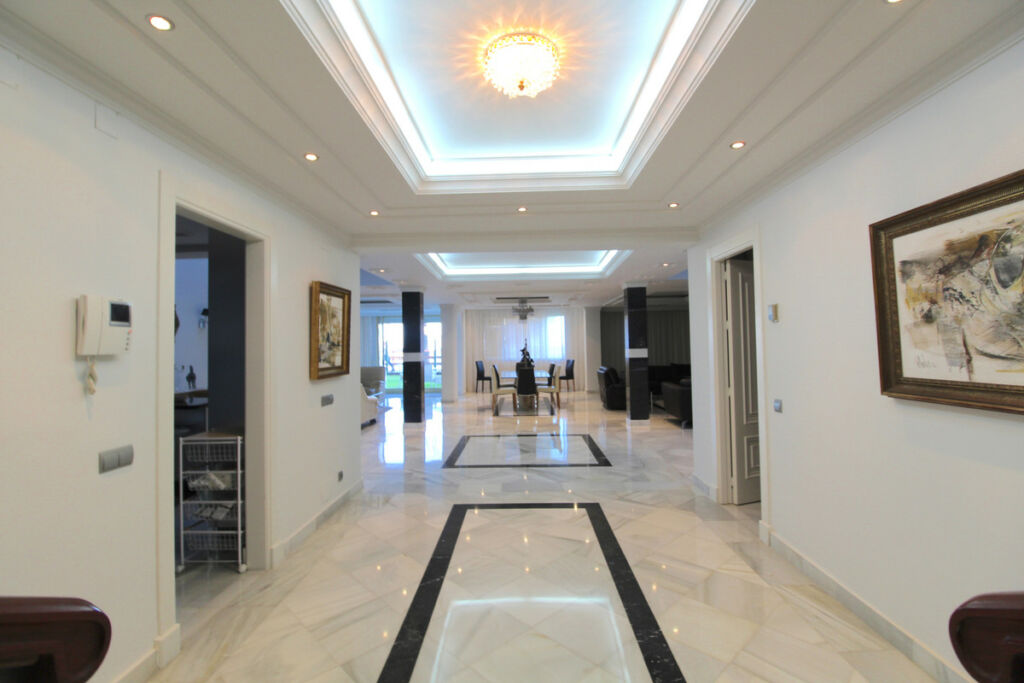 Ground Floor Apartment Puerto Banús Málaga - image 21
