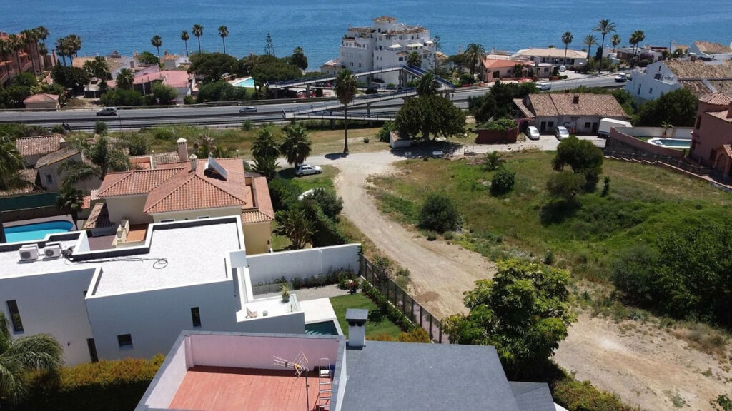 Detached Villa Estepona Málaga - image 21