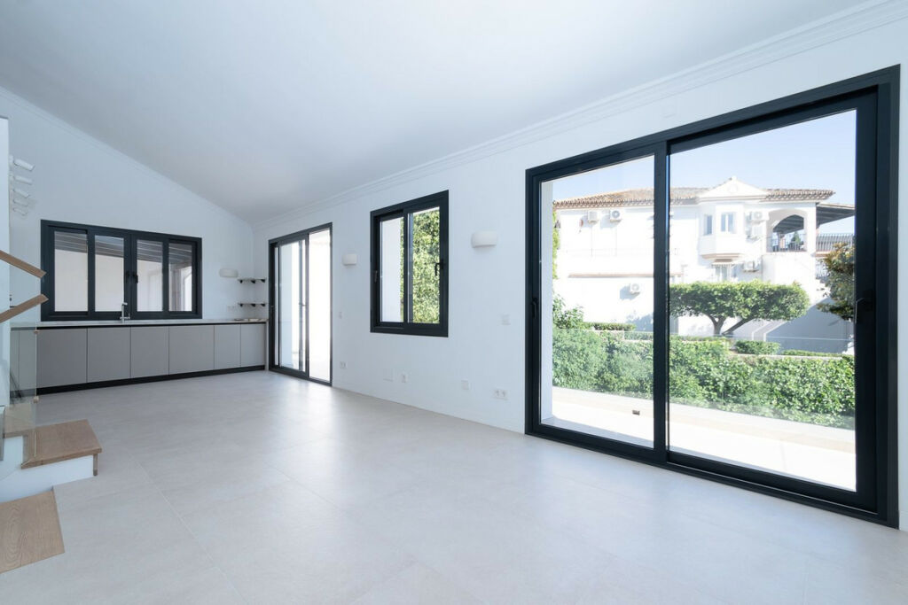 Detached Villa Marbella Málaga - image 21