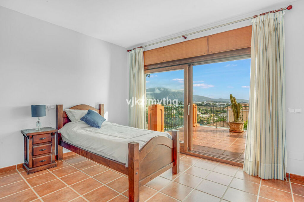 Detached Villa Benahavís Málaga - image 23