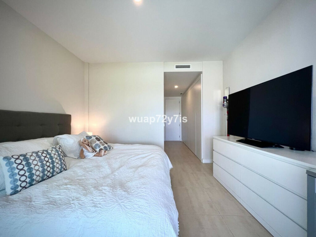 Middle Floor Apartment Estepona Málaga - image 21