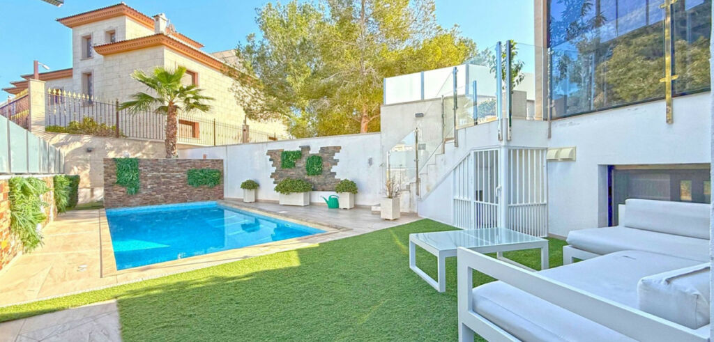 Detached Villa Villamartin Alicante - image 21
