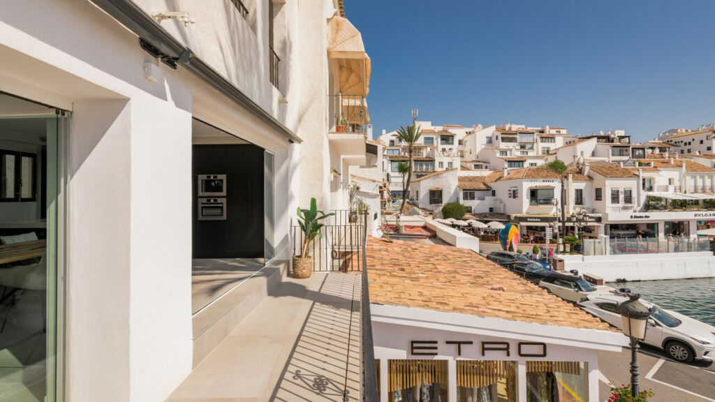 Middle Floor Apartment Puerto Banús Málaga - image 21