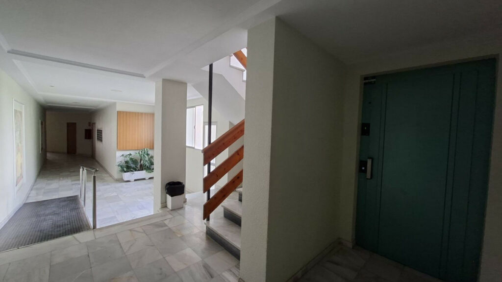 Middle Floor Apartment Torrevieja Alicante - image 21