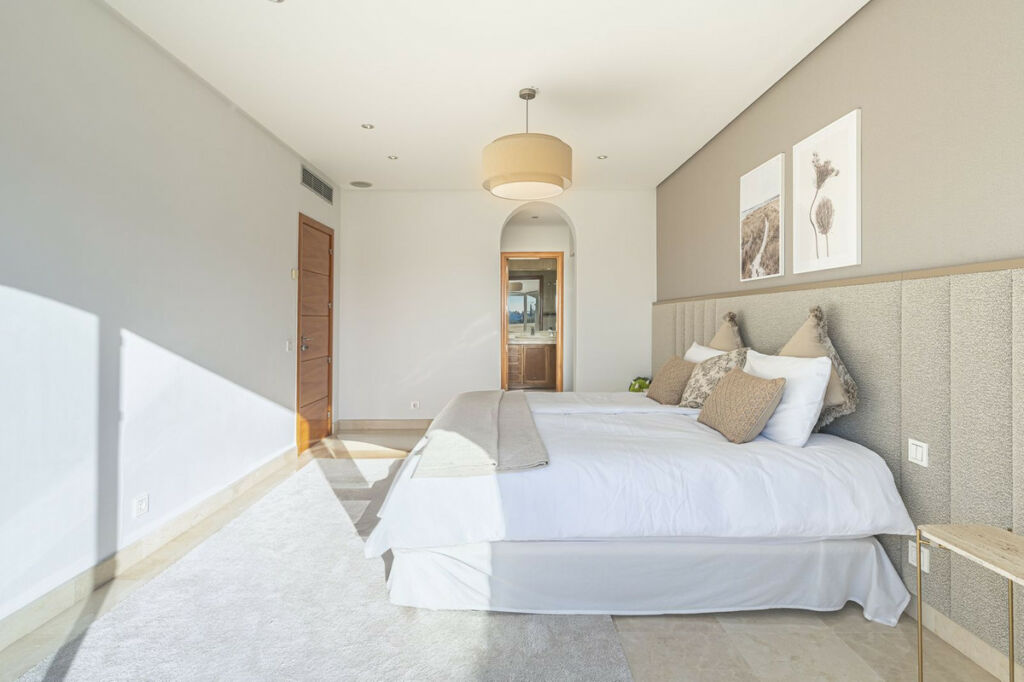 Detached Villa Nueva Andalucía Málaga - image 21
