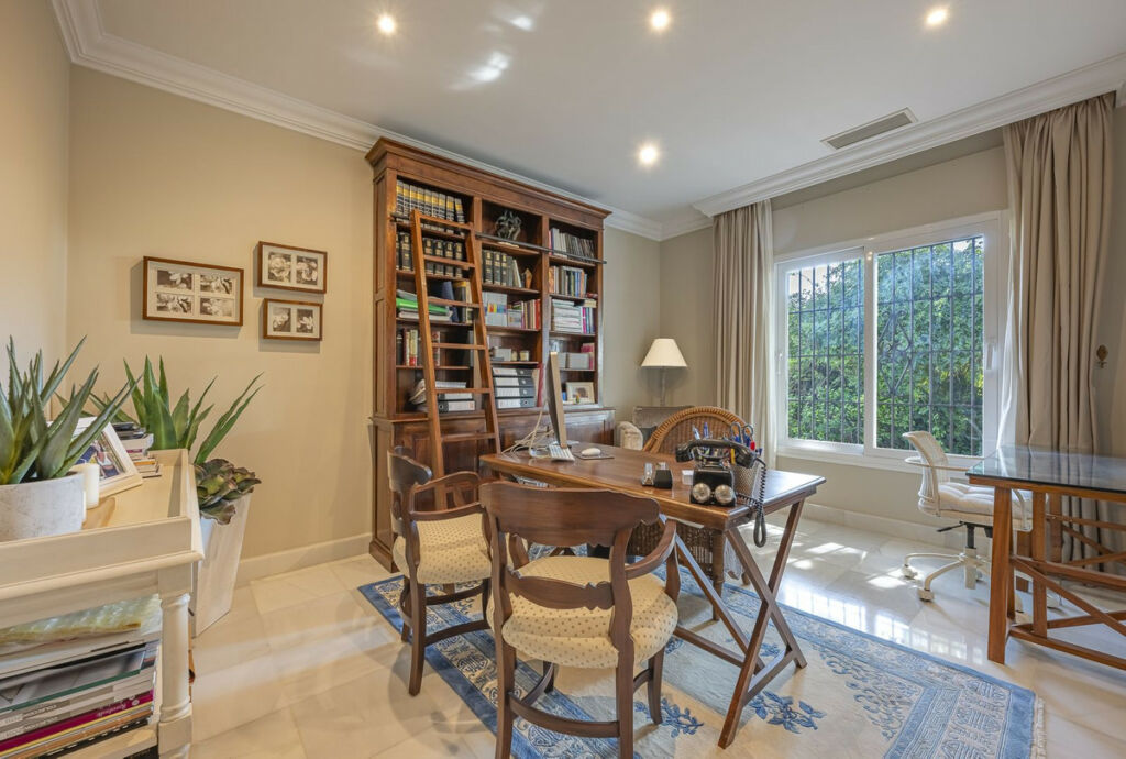 Detached Villa Guadalmina Alta Málaga - image 21