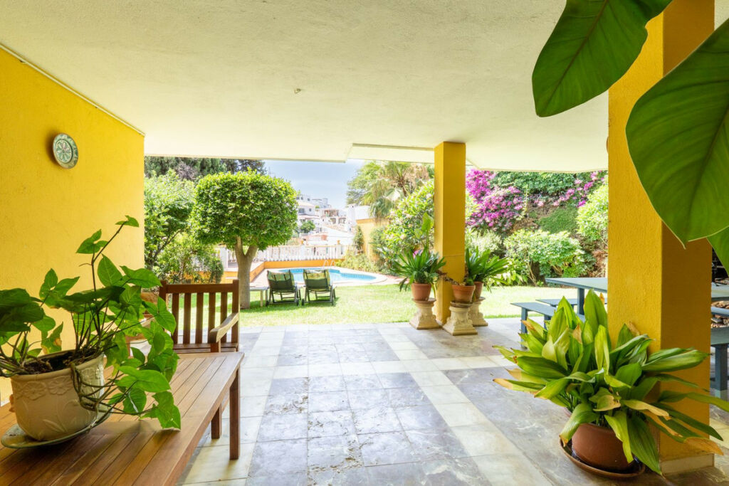 Detached Villa Nueva Andalucía Málaga - image 22
