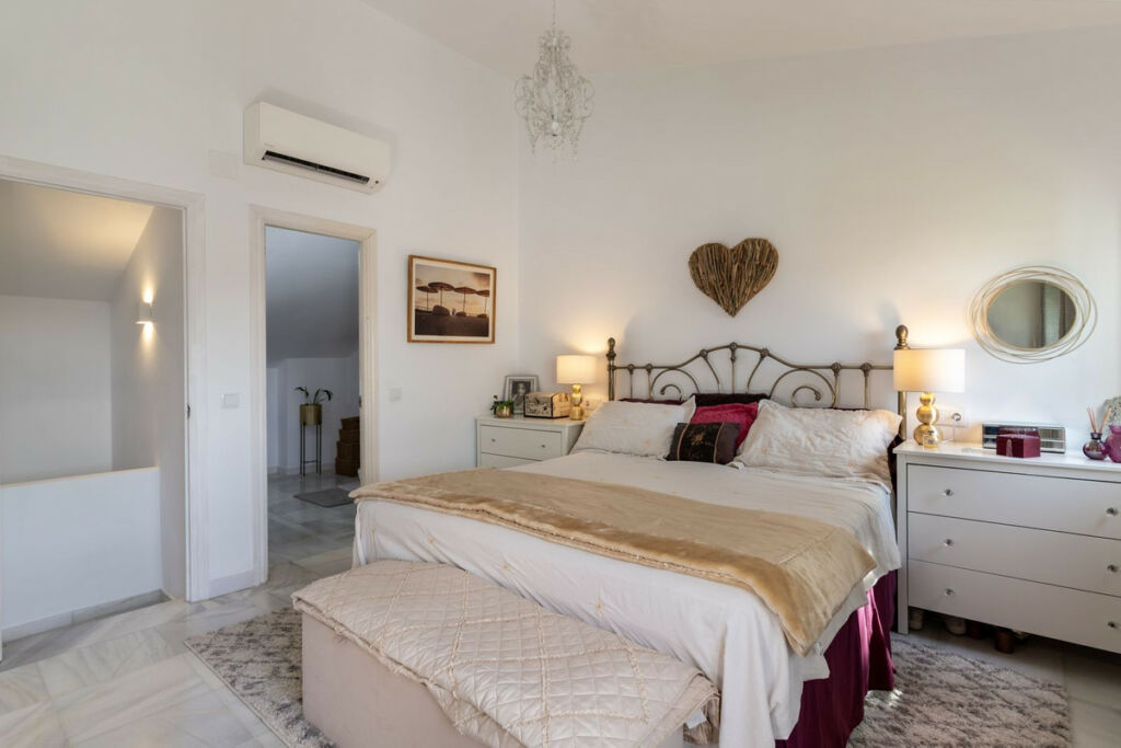 Townhouse Montemar Málaga - image 3