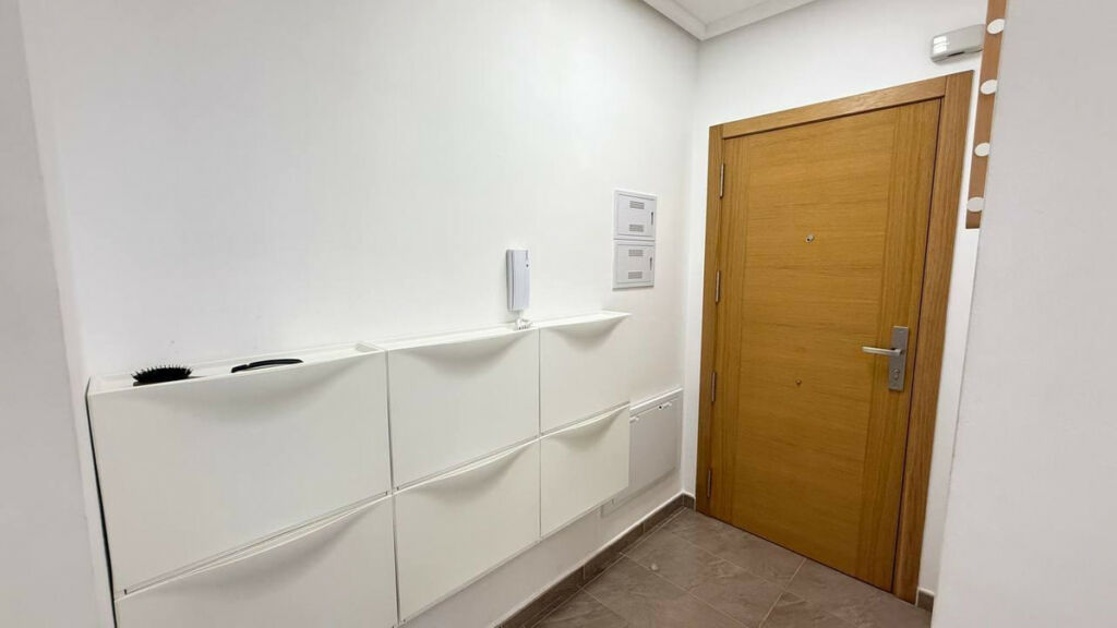 Middle Floor Apartment Torrevieja Alicante - image 22