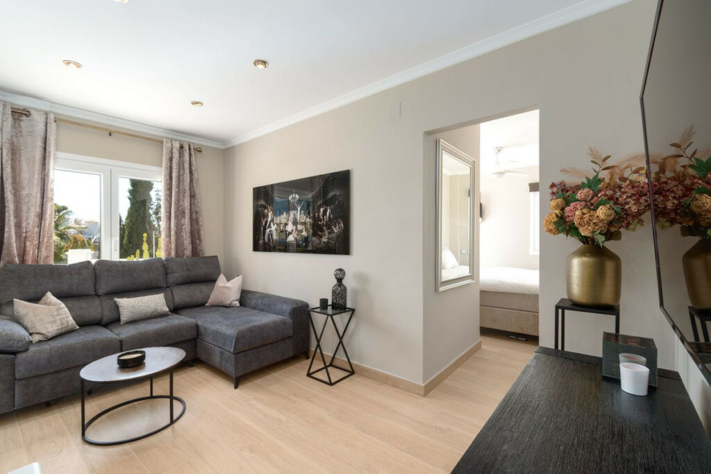 Detached Villa Miraflores Málaga - image 22