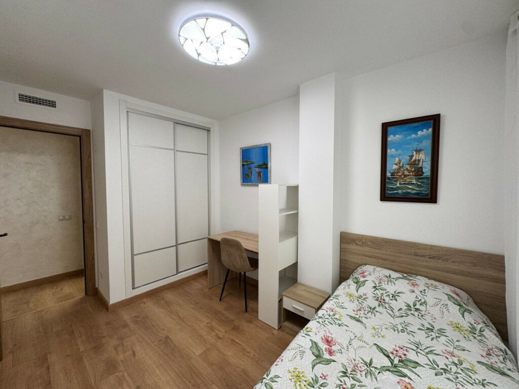 Middle Floor Apartment Torrevieja Alicante - image 22
