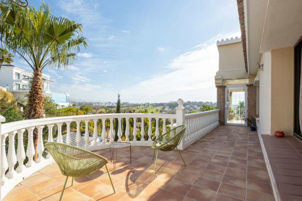 Detached Villa El Paraiso Málaga - image 22