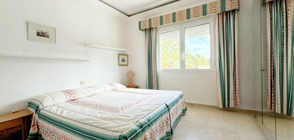 Detached Villa La Zenia Alicante - image 22