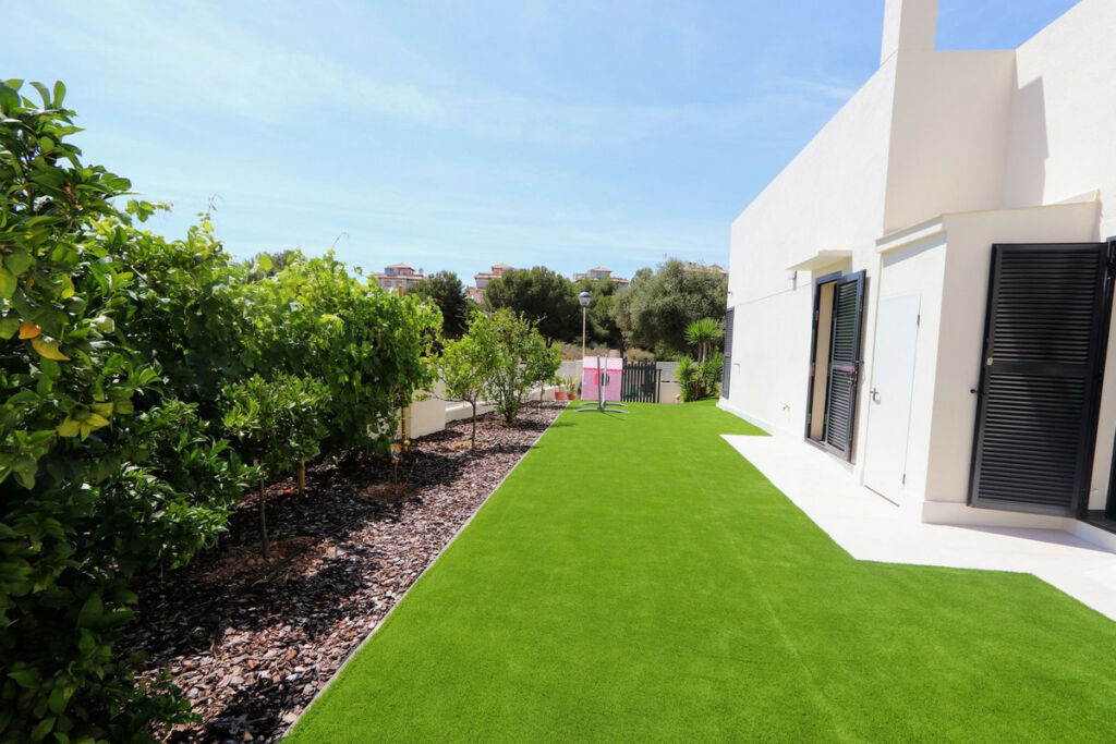 Detached Villa La Zenia Alicante - image 21