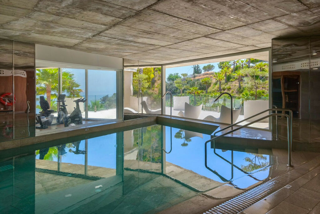 Middle Floor Apartment Benalmadena Málaga - image 21