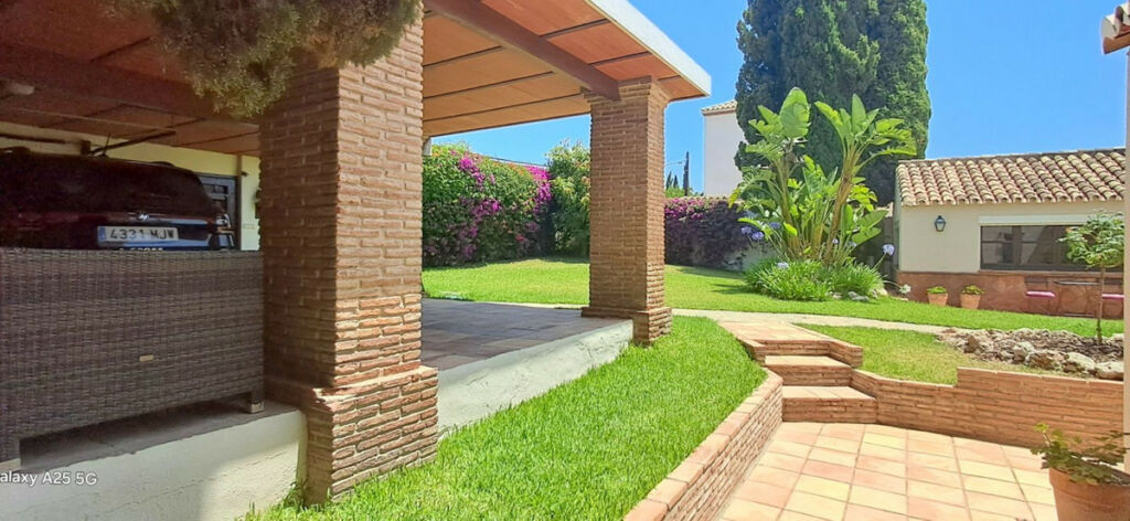 Detached Villa Marbella Málaga - image 22