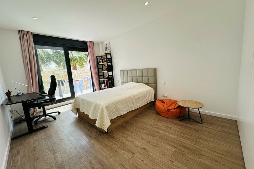 Detached Villa Las Colinas Golf Alicante - image 22
